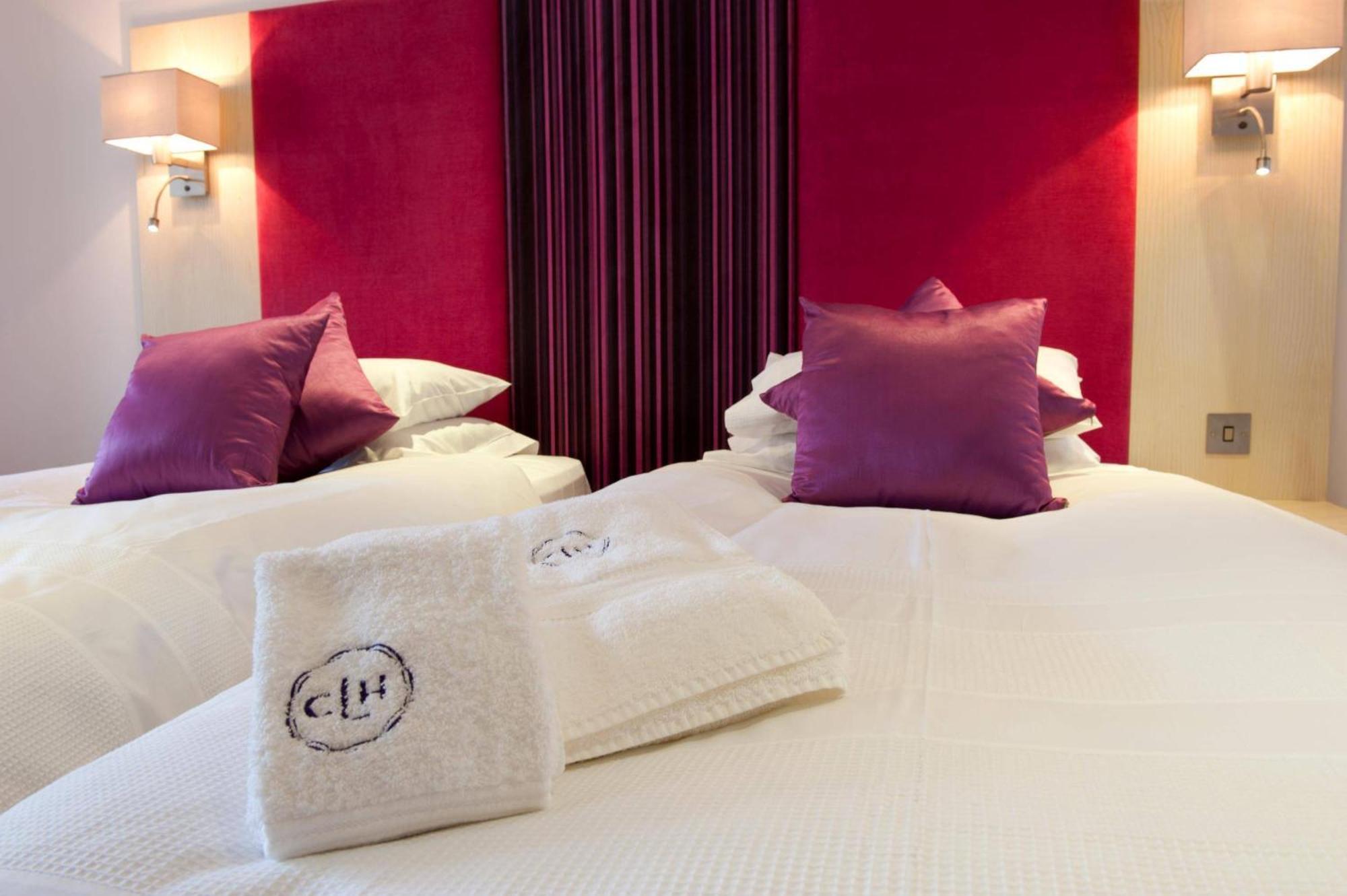 Clubhouse B& B Hotel Неърн Екстериор снимка