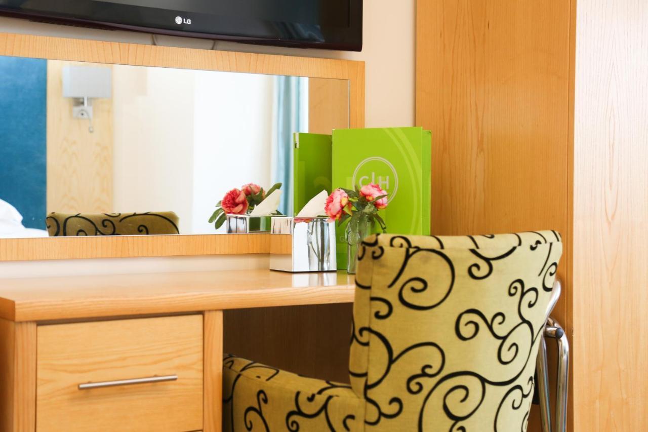 Clubhouse B& B Hotel Неърн Екстериор снимка