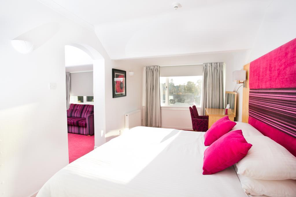 Clubhouse B& B Hotel Неърн Екстериор снимка